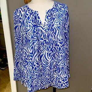 Vineyard Vines Blue and White Abstract Top